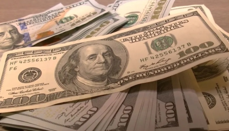 Debutó el dólar sin cepo y cerró a $1.230 en la primera rueda