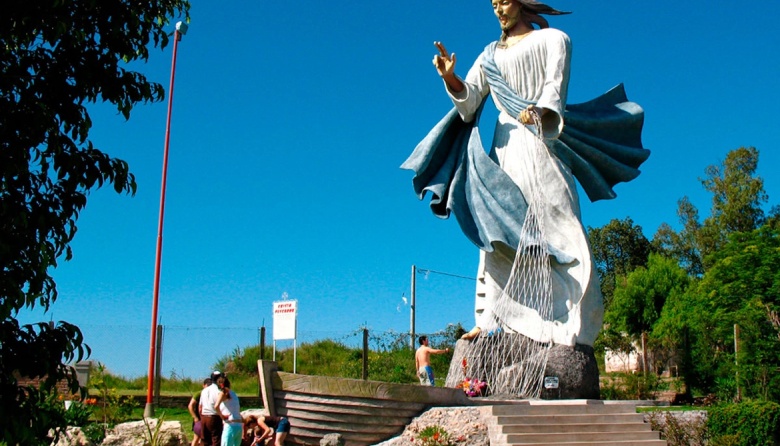 Desbarrancamiento en Diamante: confirman que evalúan reubicar al Cristo Pescador