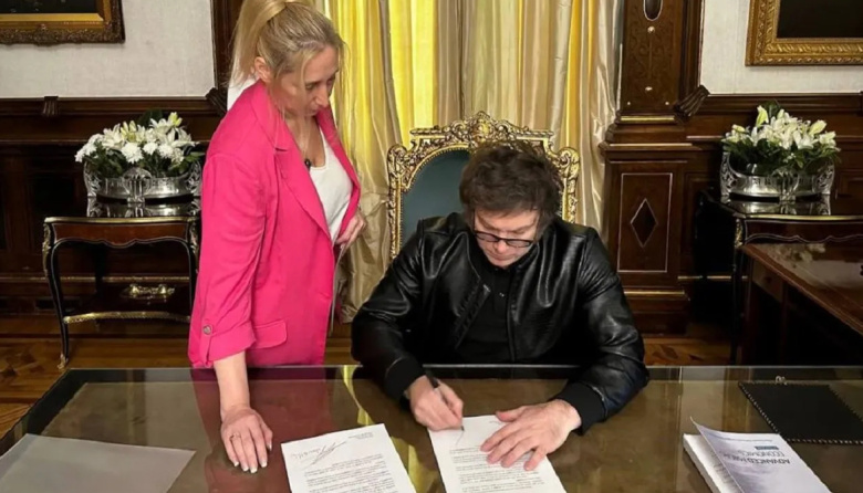 Nación vetó oficialmente las leyes de aumento a jubilados y emergencia en discapacidad