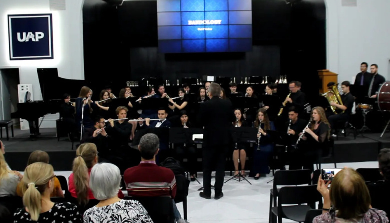 Los conjuntos oficiales de la uap cerraron el año con un gran concierto