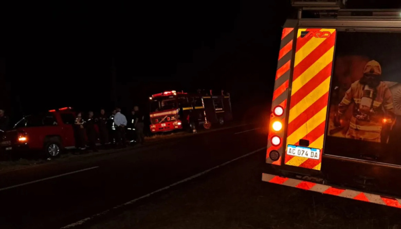 Tragedia familiar en Entre Ríos: murió una mujer tras el choque de una camioneta en Ruta 12