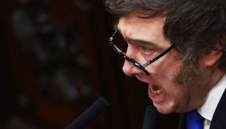 Milei subió al ring a sus rivales: acusó una conspiración interna y atacó al kirchnerismo y a los empresarios