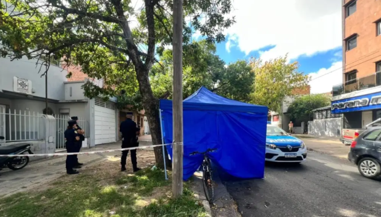 Paraná: un hombre se descompensó cuando iba en bici y murió en la calle