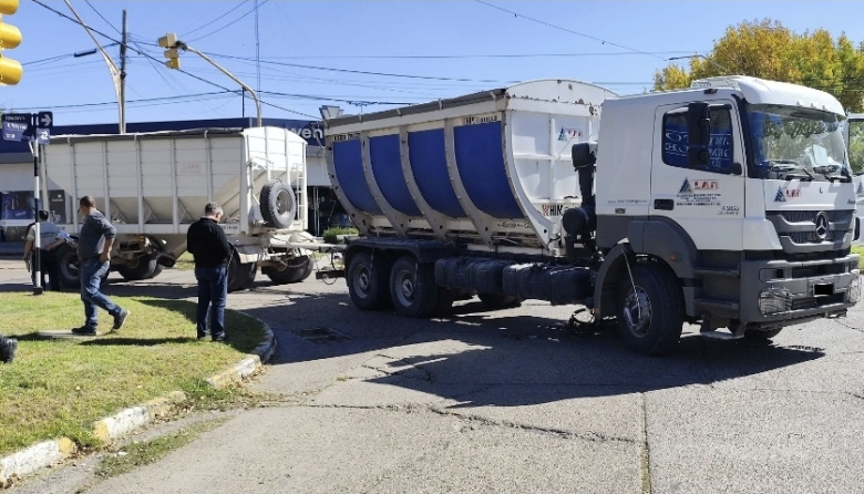 Crespo: Adolescente herida tras quedar debajo de un camión