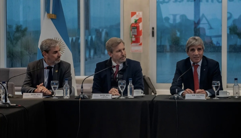 Frigerio recibió a Caputo en Paraná y afirmó: "Estamos en condiciones de escribir el próximo capítulo del pacto fiscal"