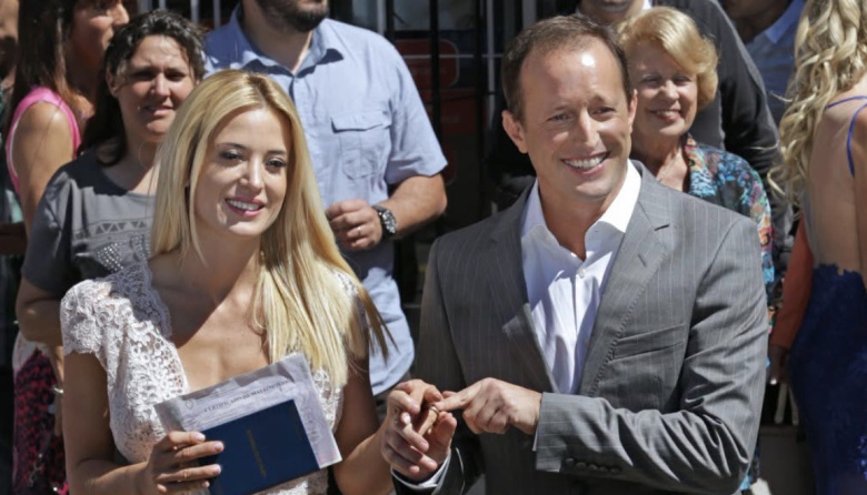 JESICA CIRIO ENTREGÓ SU CELULAR Y YA FIJÓ DOMICILIO