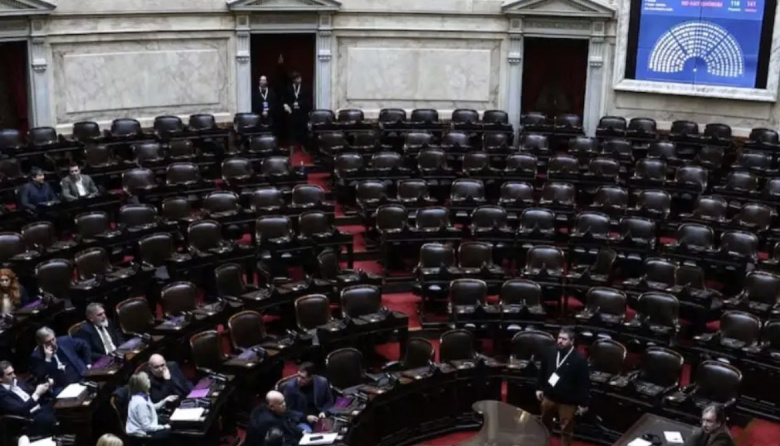 No hubo quórum y se frustró el debate de la interpelación de Manuel Adorni