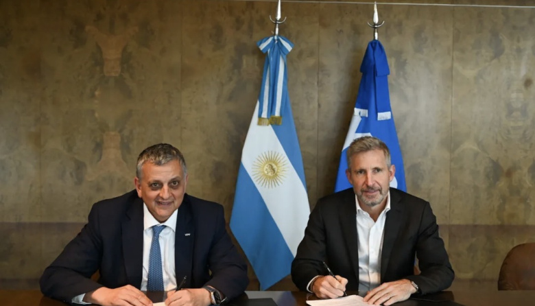 Acuerdo entre YPF y Entre Ríos para mejorar la logística, bajar costos e impulsar nuevas inversiones