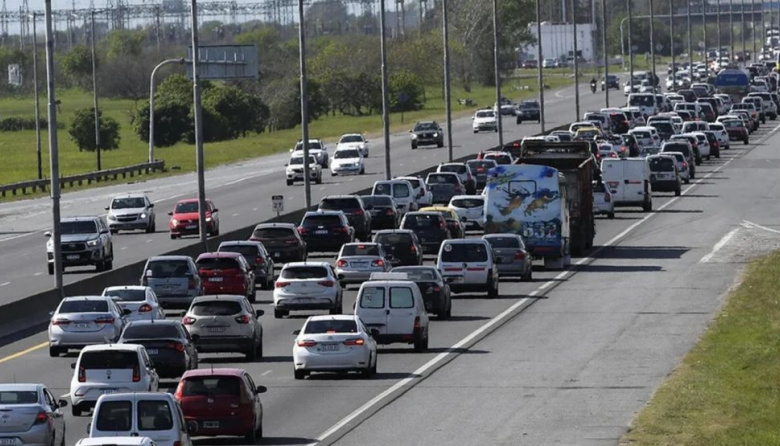 Creció 3,5% anual la cantidad de viajeros este fin de semana largo en el país, según CAME