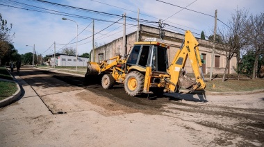 Mejoras viales en Puiggari: aplican subproducto asfáltico en calle Sofio Jaime