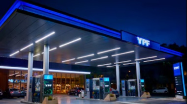 YPF confirmó que será más barato cargar nafta a la madrugada: el plan para segmentar precios con inteligencia artificial