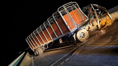 Está cortado el puente Rosario-Victoria por un grave accidente