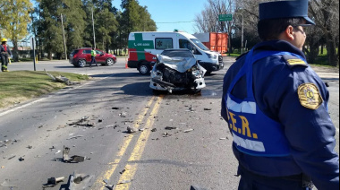 Dos jóvenes derivados a la guardia médica por un fuerte choque en acceso a Crespo