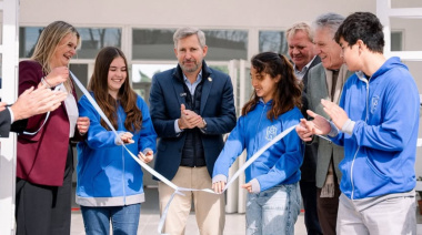 La comunidad educativa celebró la inauguración del nuevo edificio de la Escuela Secundaria N° 3 con la presencia del Gobernador Frigerio