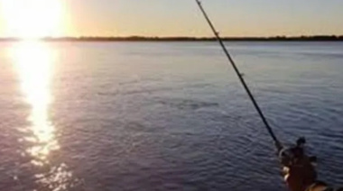 Estaba pescando, se cayó al río y murió
