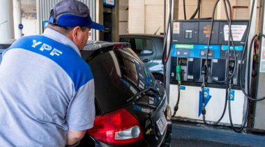 YPF anunció que bajará el precio de la nafta: detalles de su aplicación