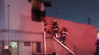 Dramático: un hombre fue detenido tras incendiarle la casa a su expareja y su hijo en Crespo