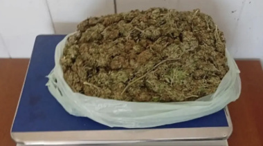 Ruta 12: policías sintieron un fuerte olor y hallaron droga en un auto