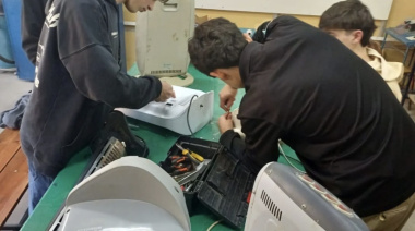 Estudiantes entrerrianos arreglan estufas y las donan a jardines y escuelas