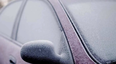 Cómo quitar la escarcha del auto en minutos y sin dañar el parabrisas