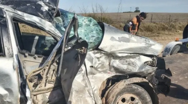 Una joven madre falleció tras un violento choque entre un camión y una camioneta