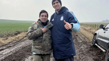 El Dibu Martínez quedó atrapado en el barro y un fanático fue su salvador