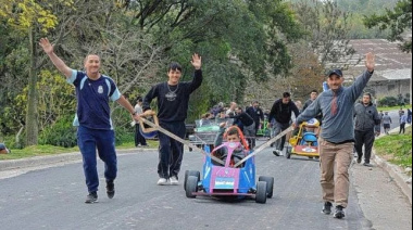 Diamante vivió una nueva edición de la Carrera de Autos Locos