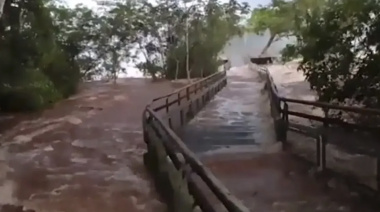 Cierran los circuitos de la Cataratas del Iguazú en Argentina ante el aumento del caudal del río