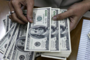 Giro en el Gobierno: anunció que intervendrá en el mercado cambiario para contener el dólar