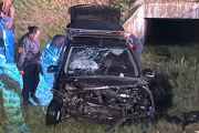 Despiste y vuelco en la rotonda de Crespo