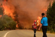 Cortaron la ruta 40 por los incendios en Chubut y ya hay más de 3.000 evacuados
