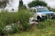 Volcó un auto sobre Ruta 12: las intensas lluvias habrían desencadenado el despiste