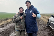 El Dibu Martínez quedó atrapado en el barro y un fanático fue su salvador