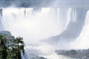 Un turista murió luego de que una embarcación se diera vuelta en las Cataratas