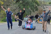Diamante vivió una nueva edición de la Carrera de Autos Locos