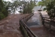 Cierran los circuitos de la Cataratas del Iguazú en Argentina ante el aumento del caudal del río
