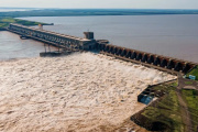 Yacyretá abrió las compuertas para atenuar los efectos del aumento de caudal del río Paraná