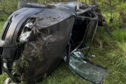 Impactante vuelco tras esquivar un pozo en el acceso a María Grande